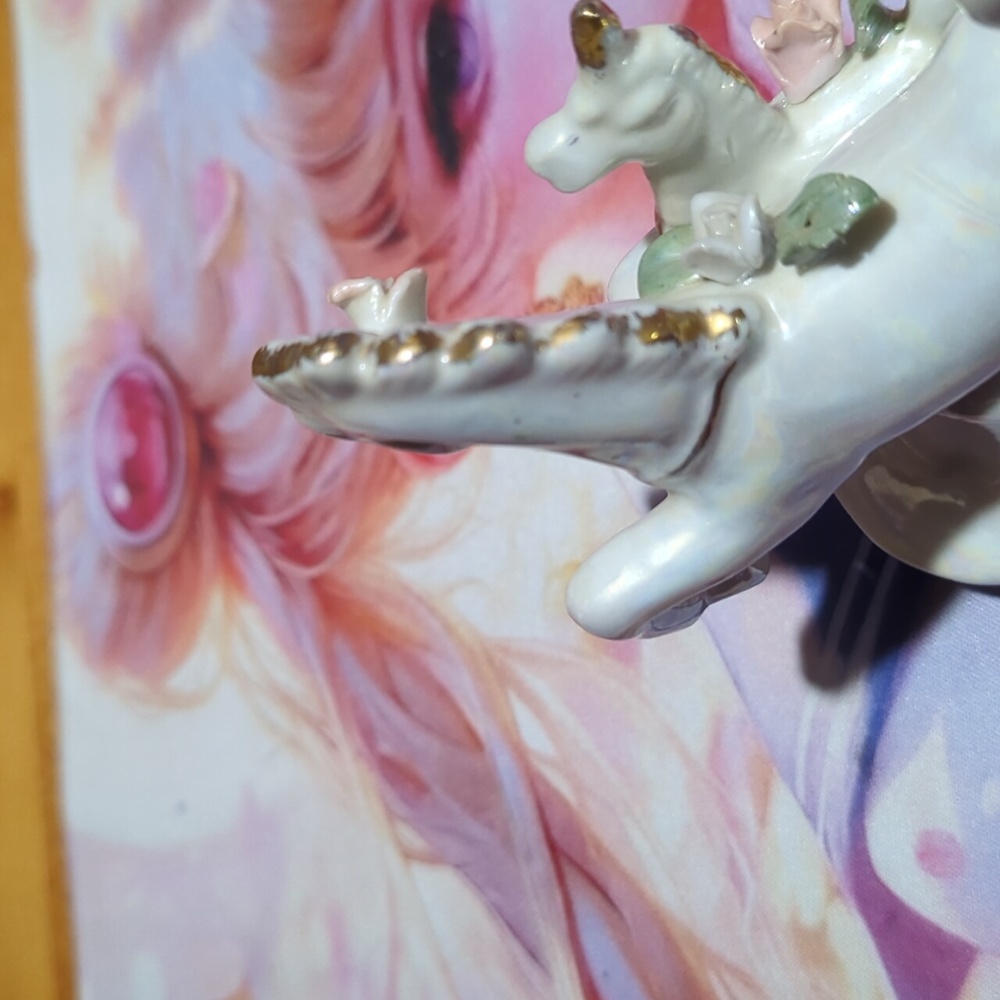 Porcelain Unicorn & Horse Figurine – White & Gold Vintage (70s/80s) - Picture 8 of 12